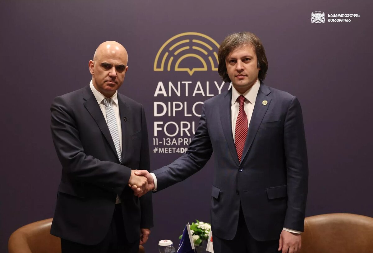 Встреча в Анталии премьер-министра Грузии Ираклия Кобахидзе и генсека Совета Европы Алена Берсе © Сourtesy of Georgian Government