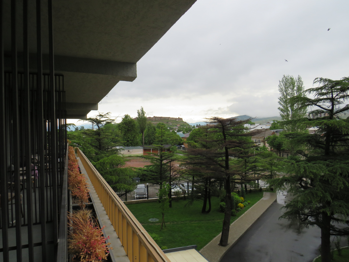 Вид с балкона отеля Gori Inn (Гори, Грузия)