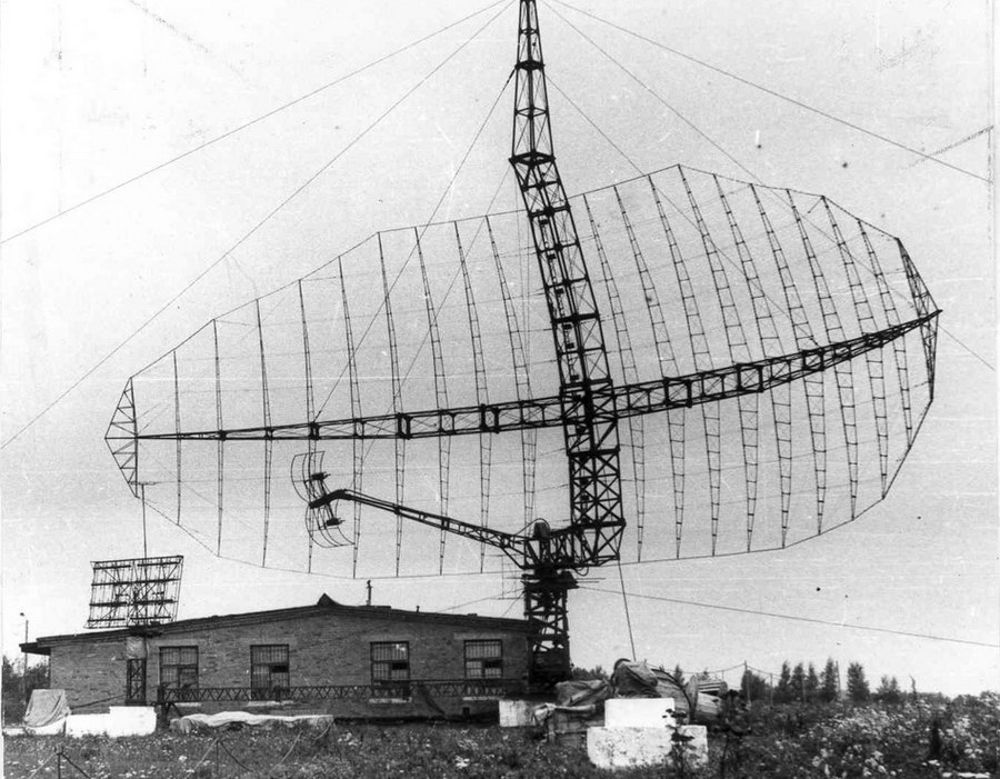 РЛС 1РЛ113 "Лена" (по кодификации НАТО: Tall king, что означает "Высокий стебель")