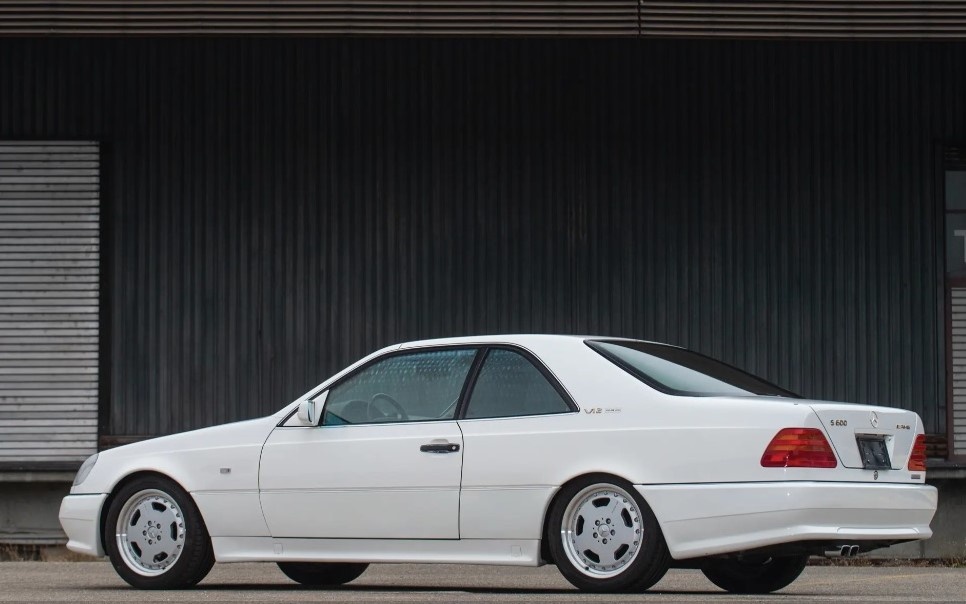 Лаконичный увесистый и сильный в любом цвете. Фото из открытых источников