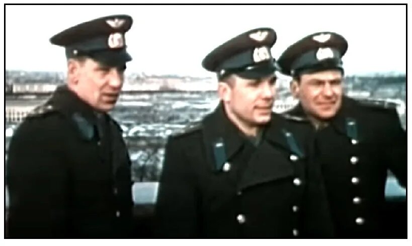 Г.Г. Нелюбов, Ю. А. Гагарин и Г.С. Титов. Фото с сайта - http://chudinov.ru