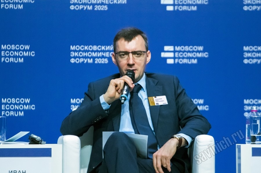 МЭФ-2025: III Пленарная дискуссия «Меняющийся мир. Стратегия России». Иван Тимофеев, генеральный директор Российского совета по международным делам. Фото Галины Савинич