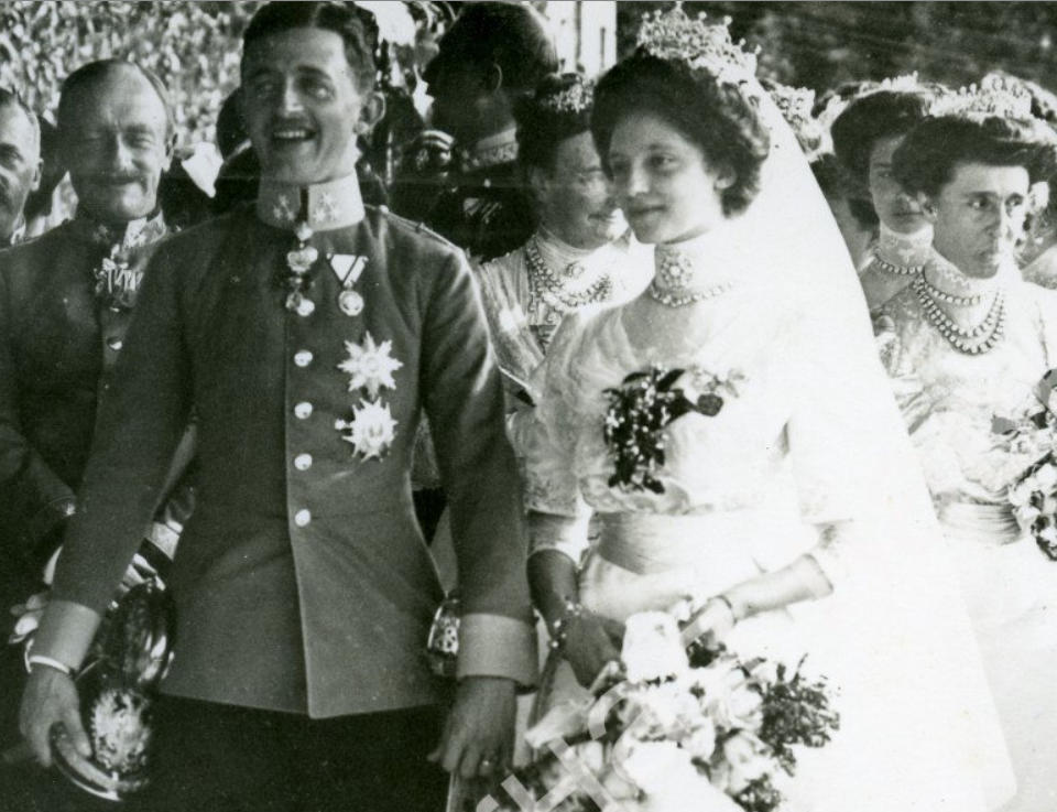 Свадебное фото Циты и Карла I (1911 год)
Торжественный момент начала их совместной жизни