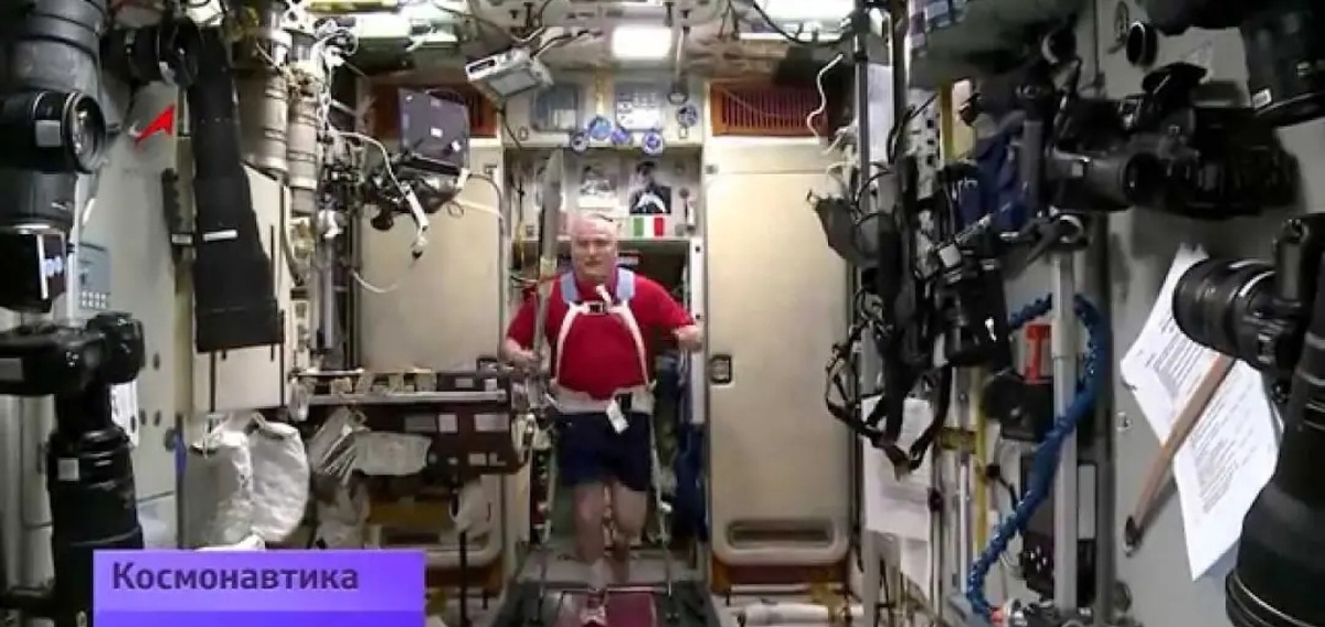 Тренажерный зал в космосе.