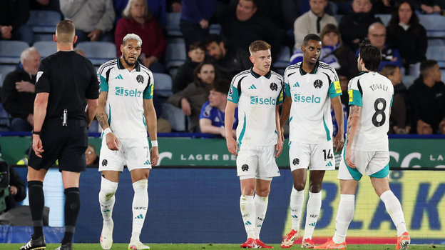    Футболисты «Ньюкасла» в матче против «Лестера». Reuters