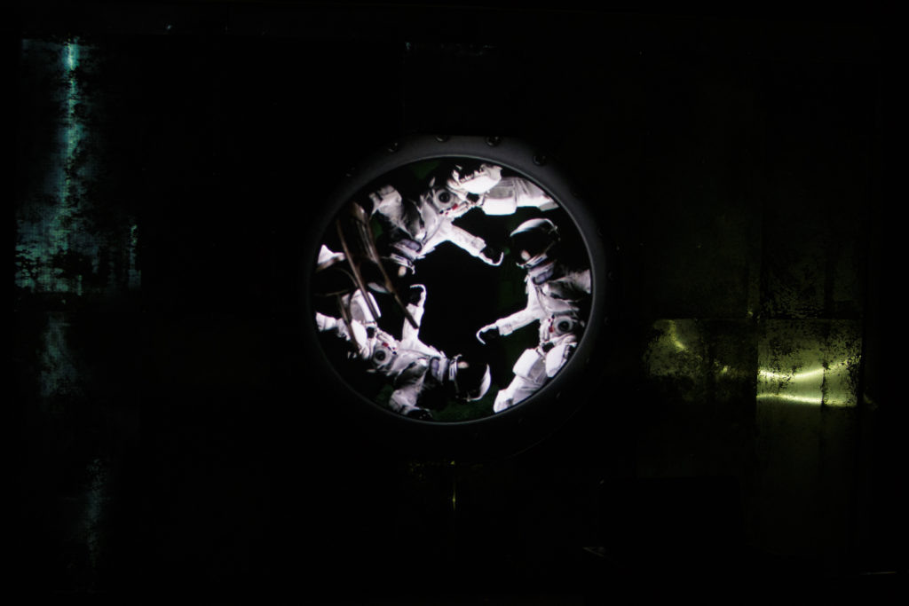 Спектакль «Космос» в Театре драмы «Творческая мастерская». Фото: Михаил Никитин  📷
