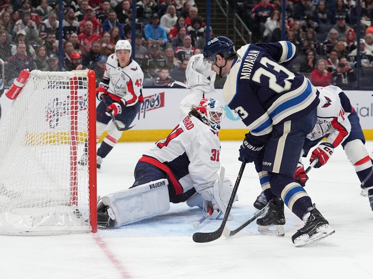    Эпизод матча "Коламбус Блю Джекетс" - "Вашингтон Кэпиталз"© Getty Images / Jason Mowry
