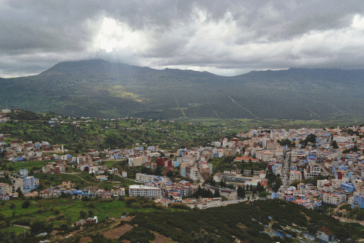 Кусочек города и Рифских гор.