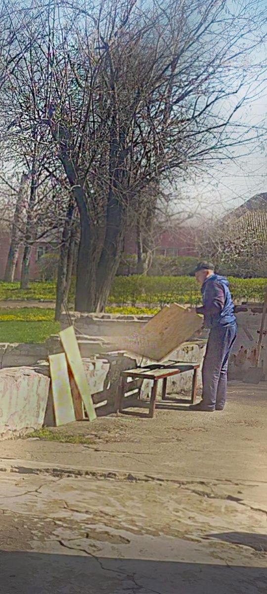 Обновление парка и детской игровой зоны у Лисичанского Дворца культуры "Ленина"