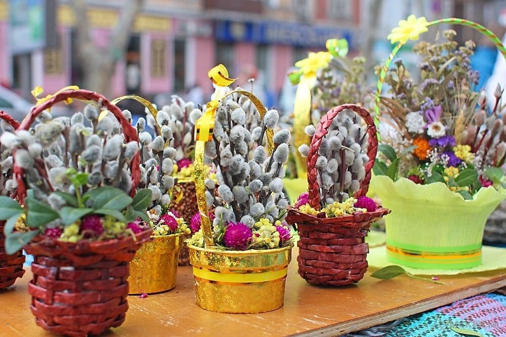 Праздничные корзинки с вербами.