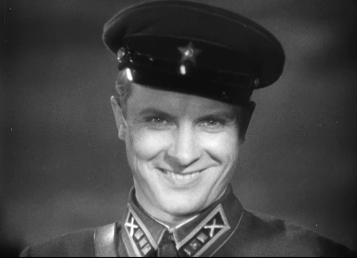 Кадр из кинофильма "В шесть часов вечера после войны", 1944 г., режиссер Иван Пырьев, сценарист Виктор Гусев, композитор Тихон Хренников (скриншот) 