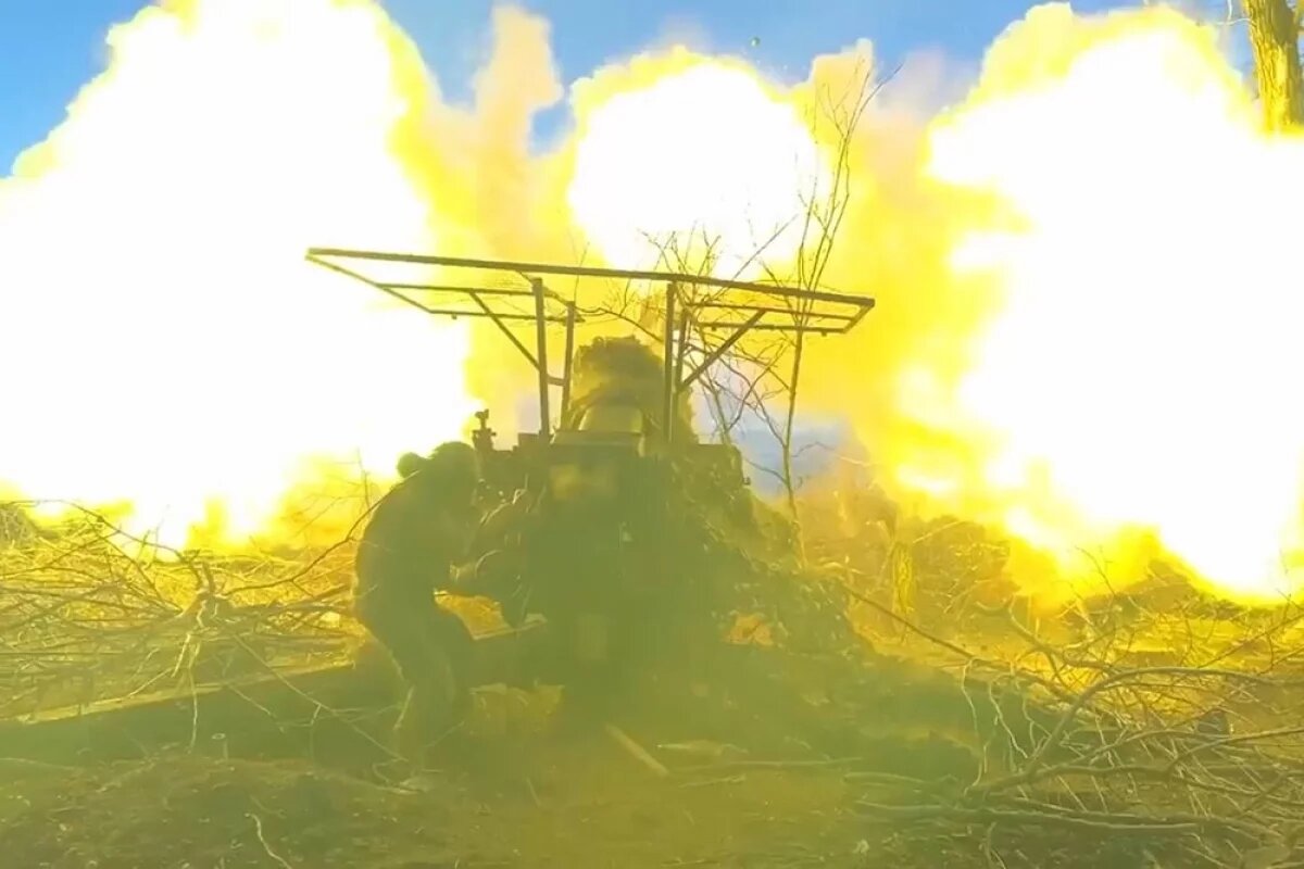    Оккупантов перемололи гаубицы.