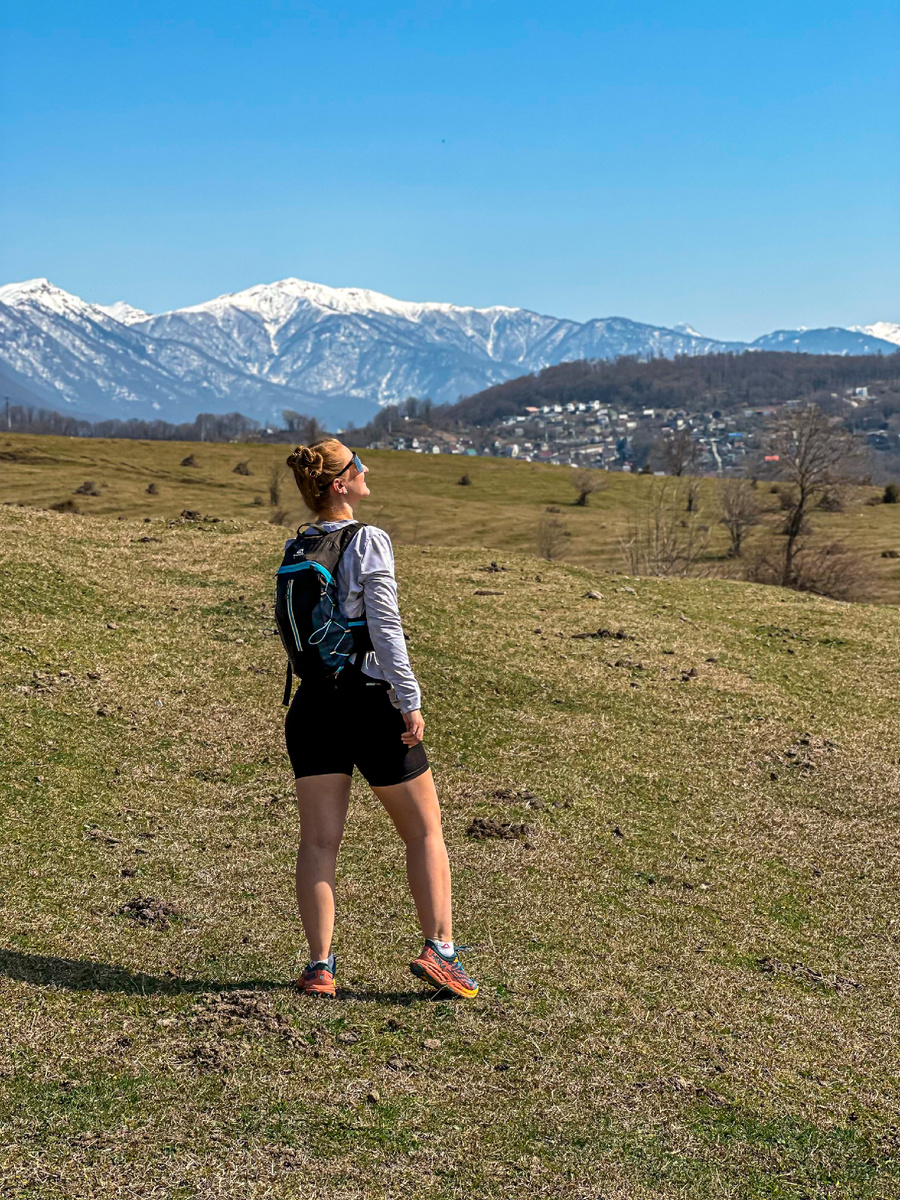 Дорога по полям к Сухому каньону Псахо