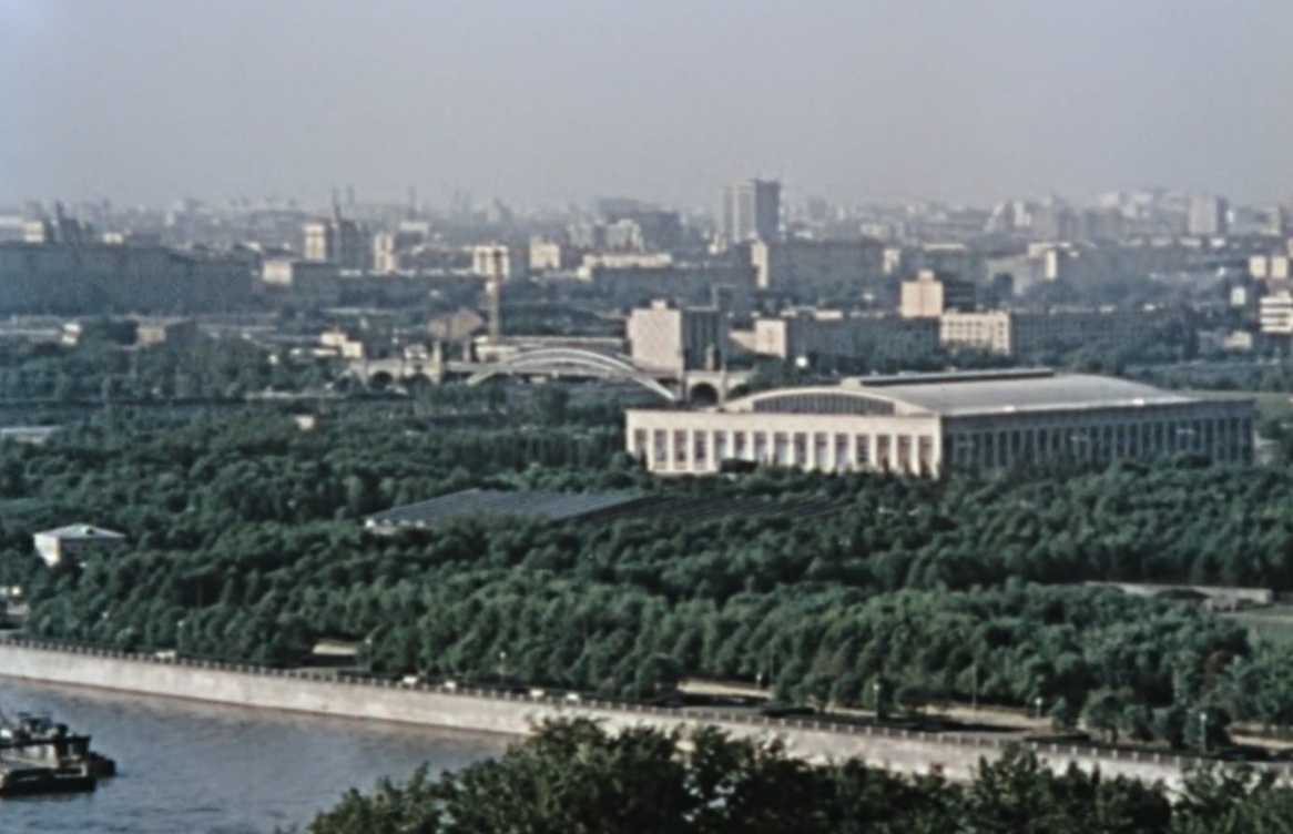 Кадр из фильма "Москва слезам не верит"