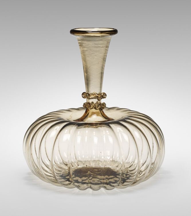 А это ваза Витторио Цеккина, он её создал в венецианской традиции 16 века