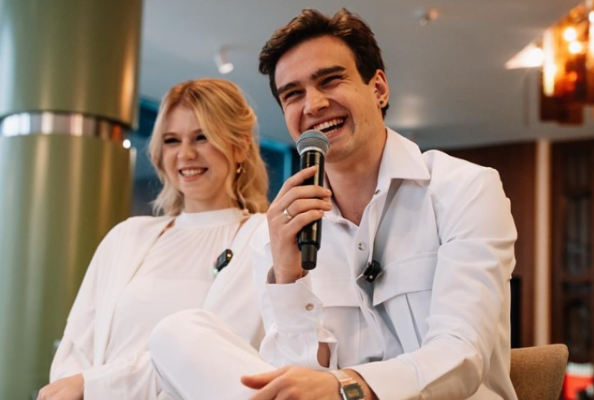    Александра Трусова и Макар Игнатов (Фото: Instagram* @avtrusova)