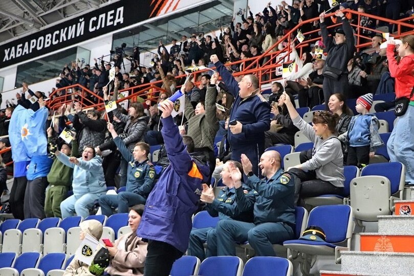     Хабаровские МЧС дважды забрали золото в финале чемпионата ОХЛ по хоккею с шайбой фото: пресс-служба ГУ МЧС России по краю