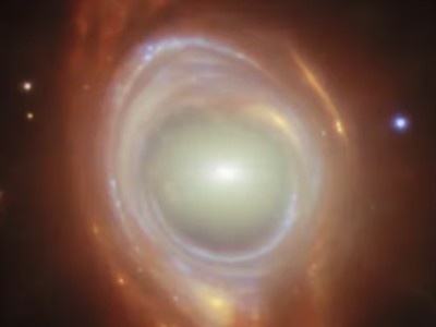    Астрономы зафиксировали редкое явление — кольцо Эйнштейна