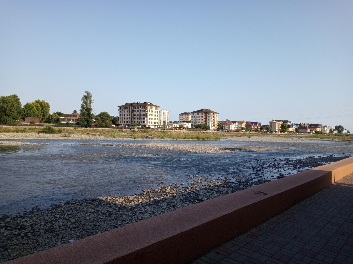 Набережная р. Мзымта