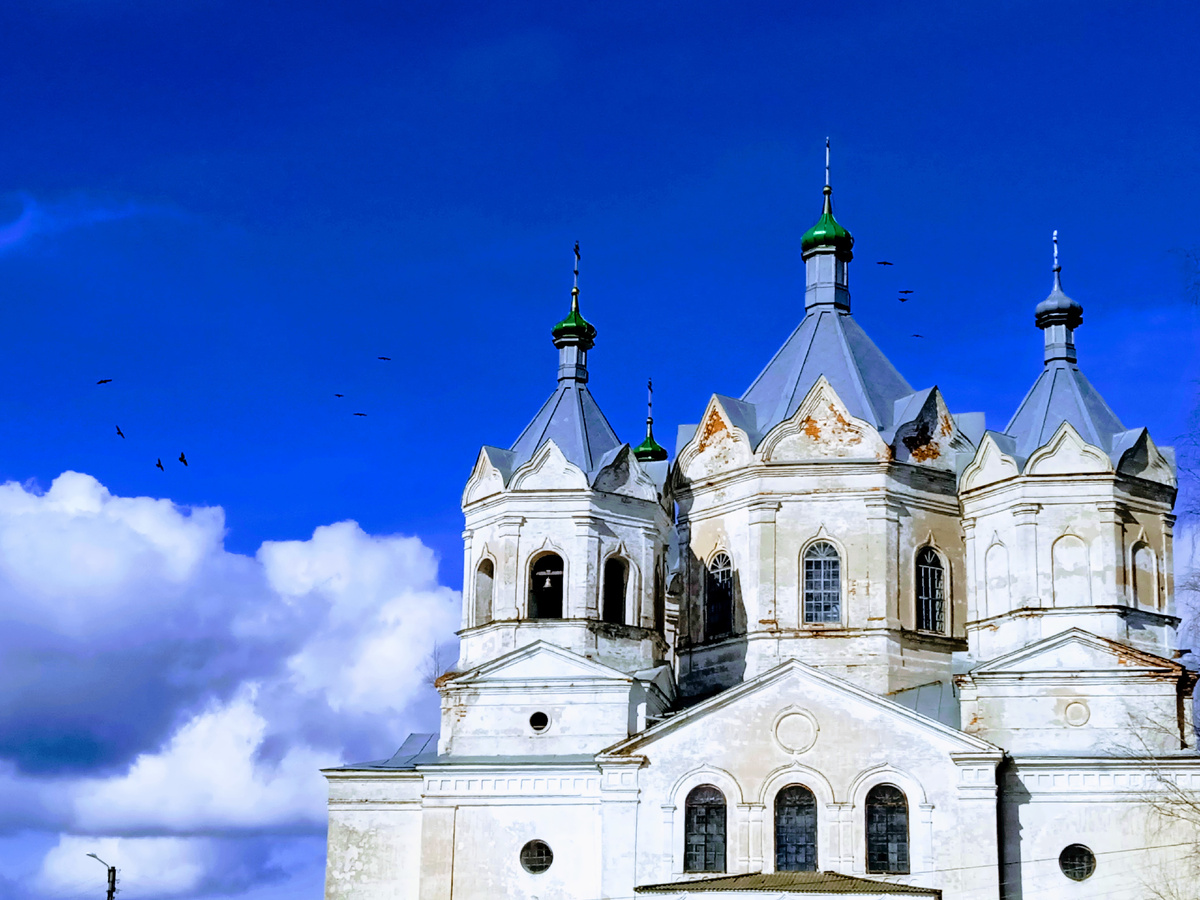 Наш деревенский храм! Я его обожаю)) хоть внутри была лишь несколько раз..