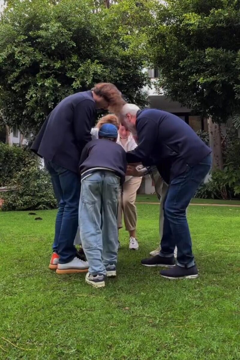    Валерий Меладзе с женой и детьми Социальные сети