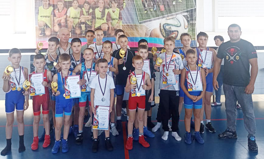    Соревнования в Кропоткине в 2025 году для воспитанников Павла Кузьменко были особенно успешными. Почти каждый оказался либо в числе победителей, либо призеров / фото из архива Кузьменко