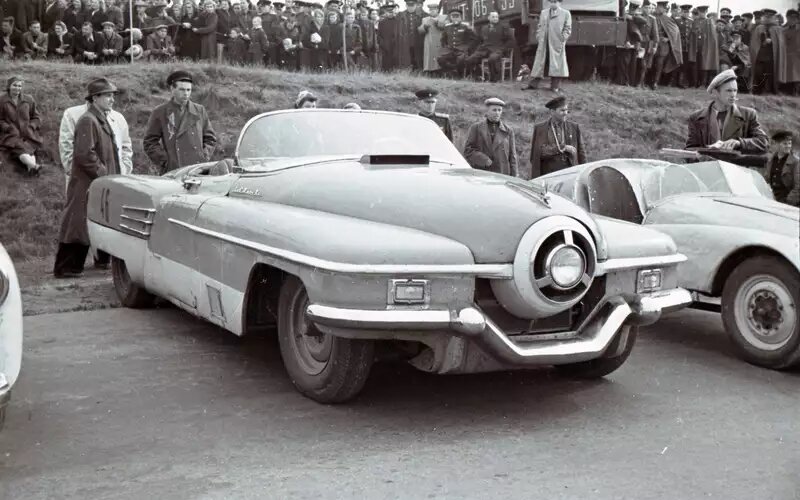    Спортивный ЗИС-112 1952 года.