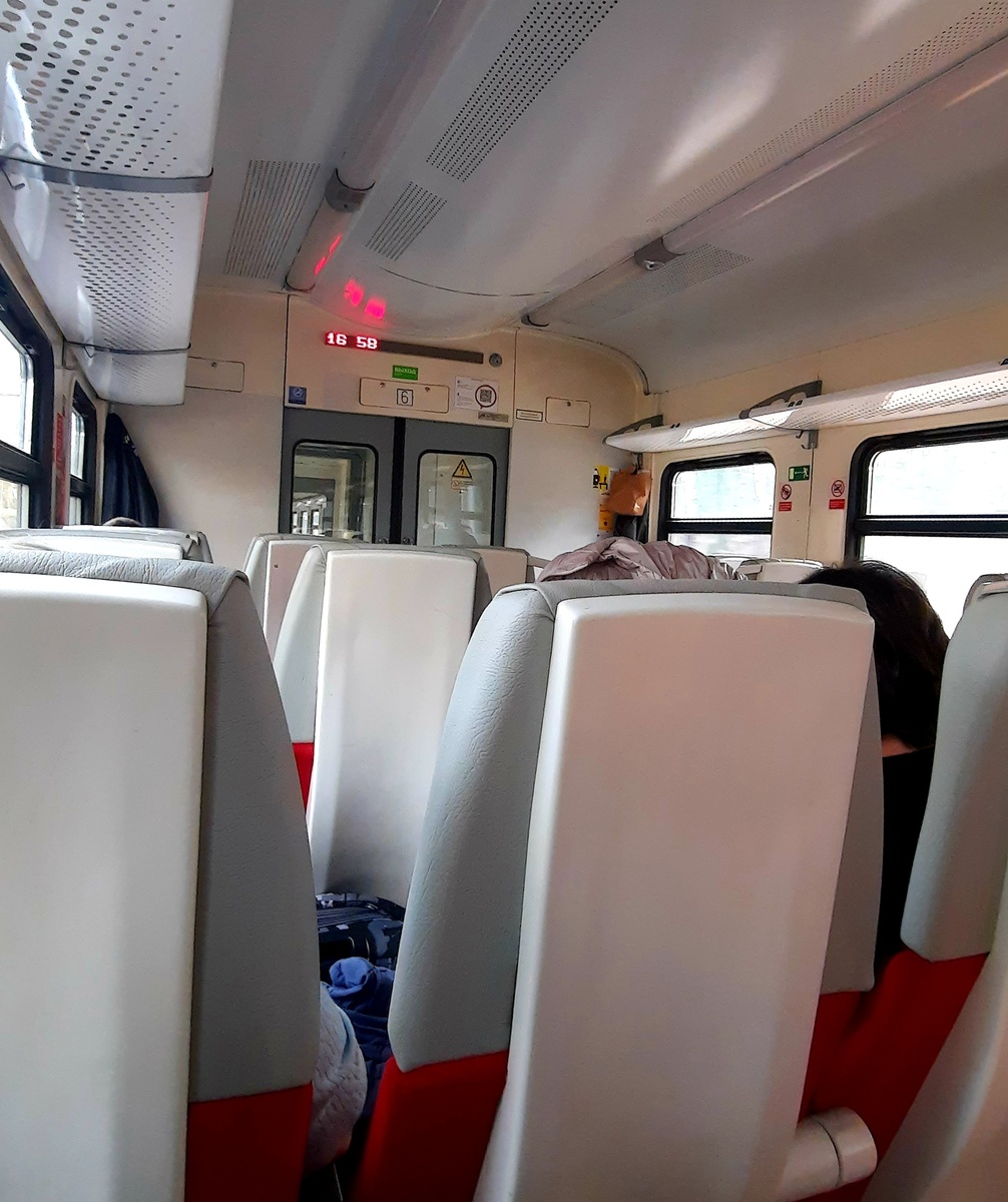 Фото автора. Кстати, электрички у нас тоже похорошели при Собянине.