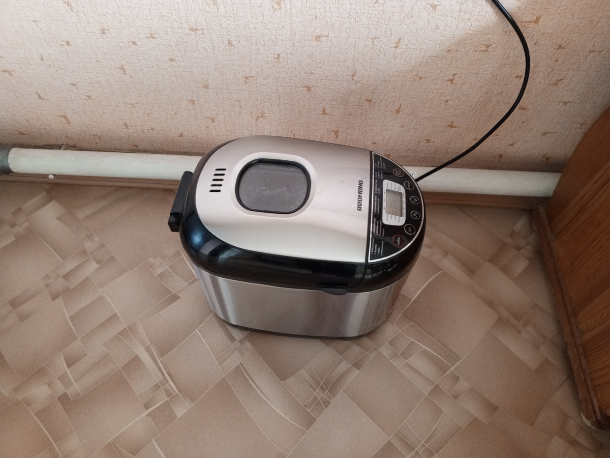 Хлебопечка трудится