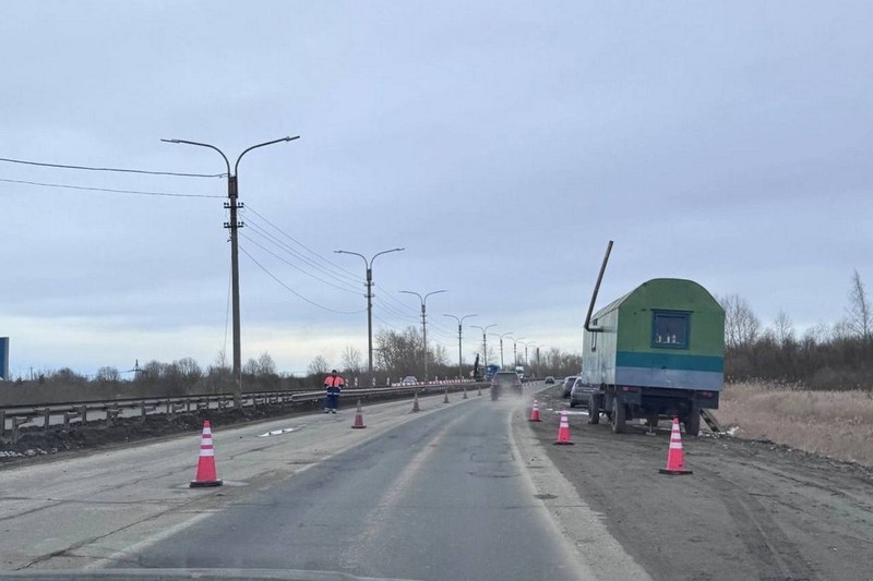    Работы затронут участок от поста ГАИ на Кирилловском шоссе до развязки в сторону Санкт-Петербурга и Вологды. О ремонте рассказал мэр Роман Маслов.