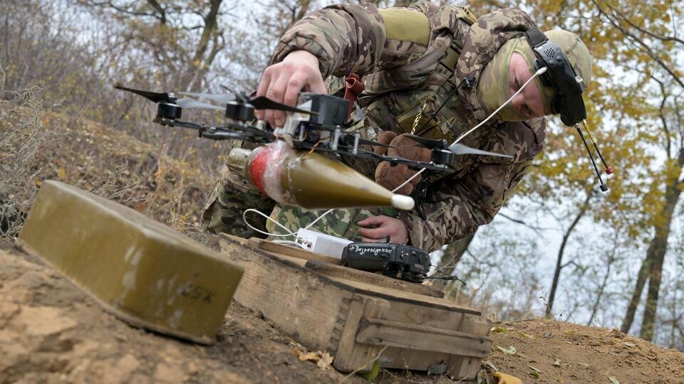     Российские военные FPV-дронами уничтожили технику ВСУ в курском приграничье РИА Новости/Евгений Биятов