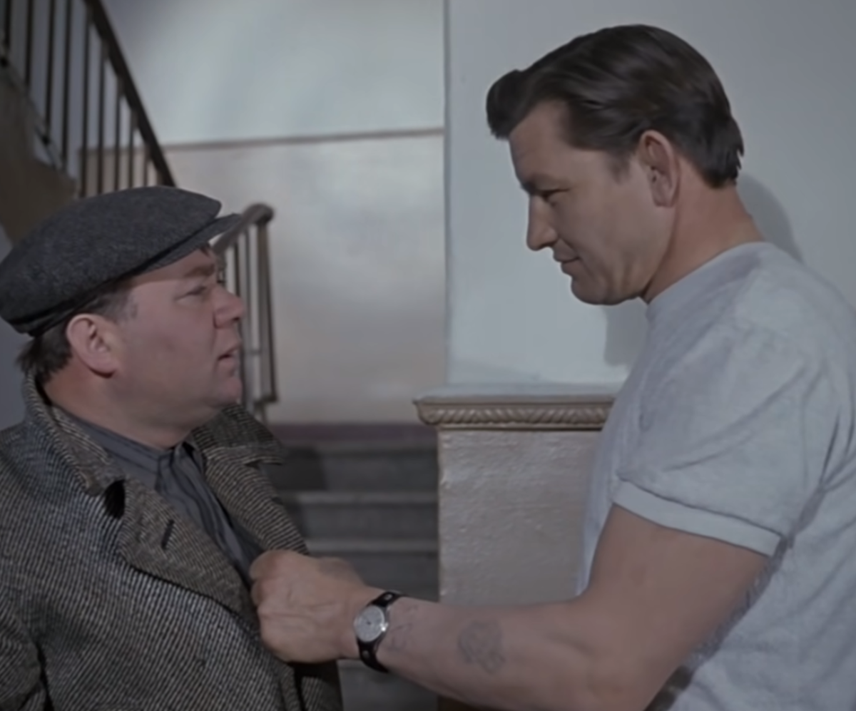 Знаменитый кадр из комедии "Джентльмены удачи", 1971 год