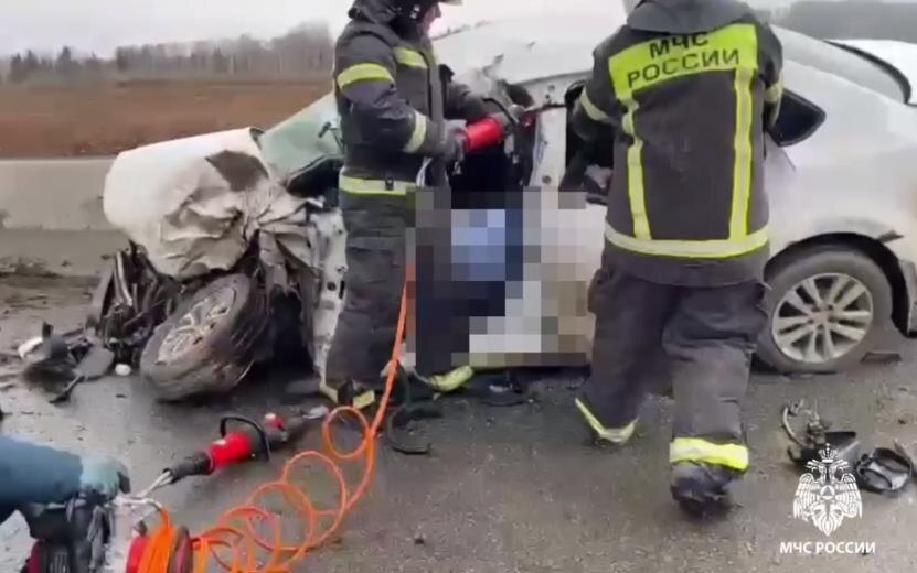    Водитель «Фольксвагена» погибла в столкновении с грузовиком в Удмуртии