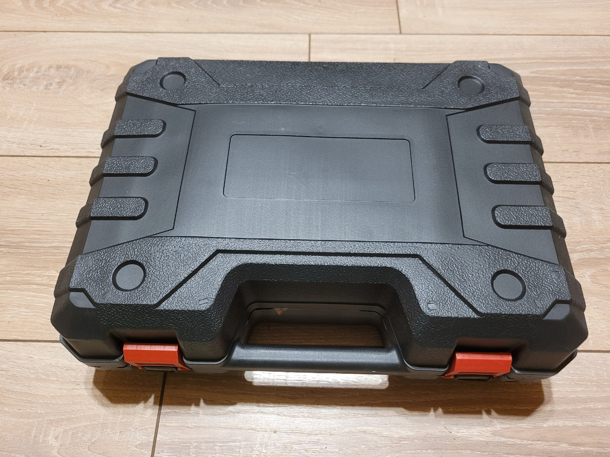 Вот такой чемоданчик нам доставили