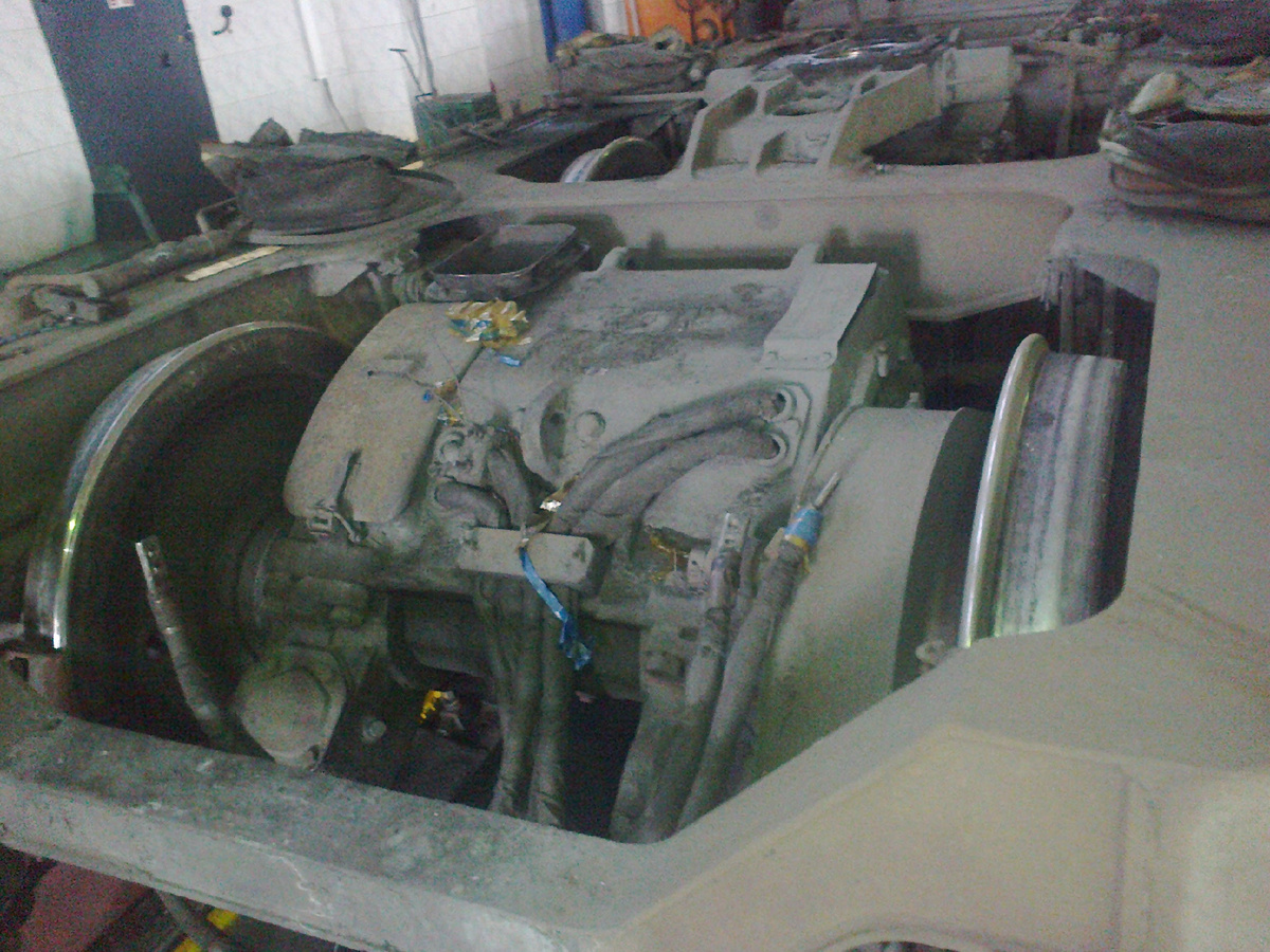 При опорно-осевом подвешивании ТЭД половина веса ТЭД приходится на колесную пару