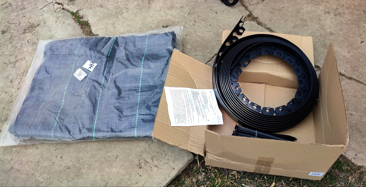 Агроткань и бордюрная лента