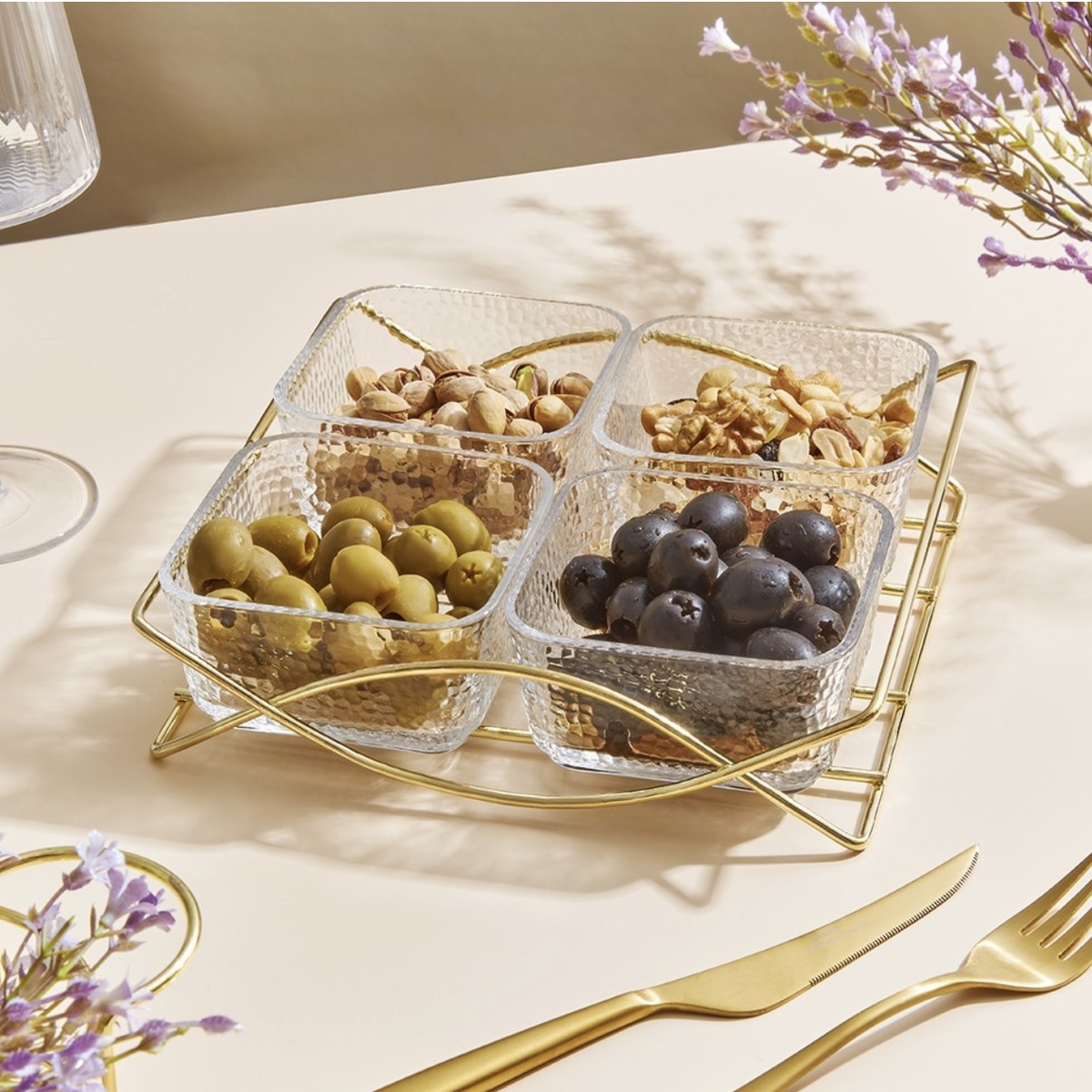 Менажница FISSMAN на стальной подставке, 4 секции (Арт. 16393)