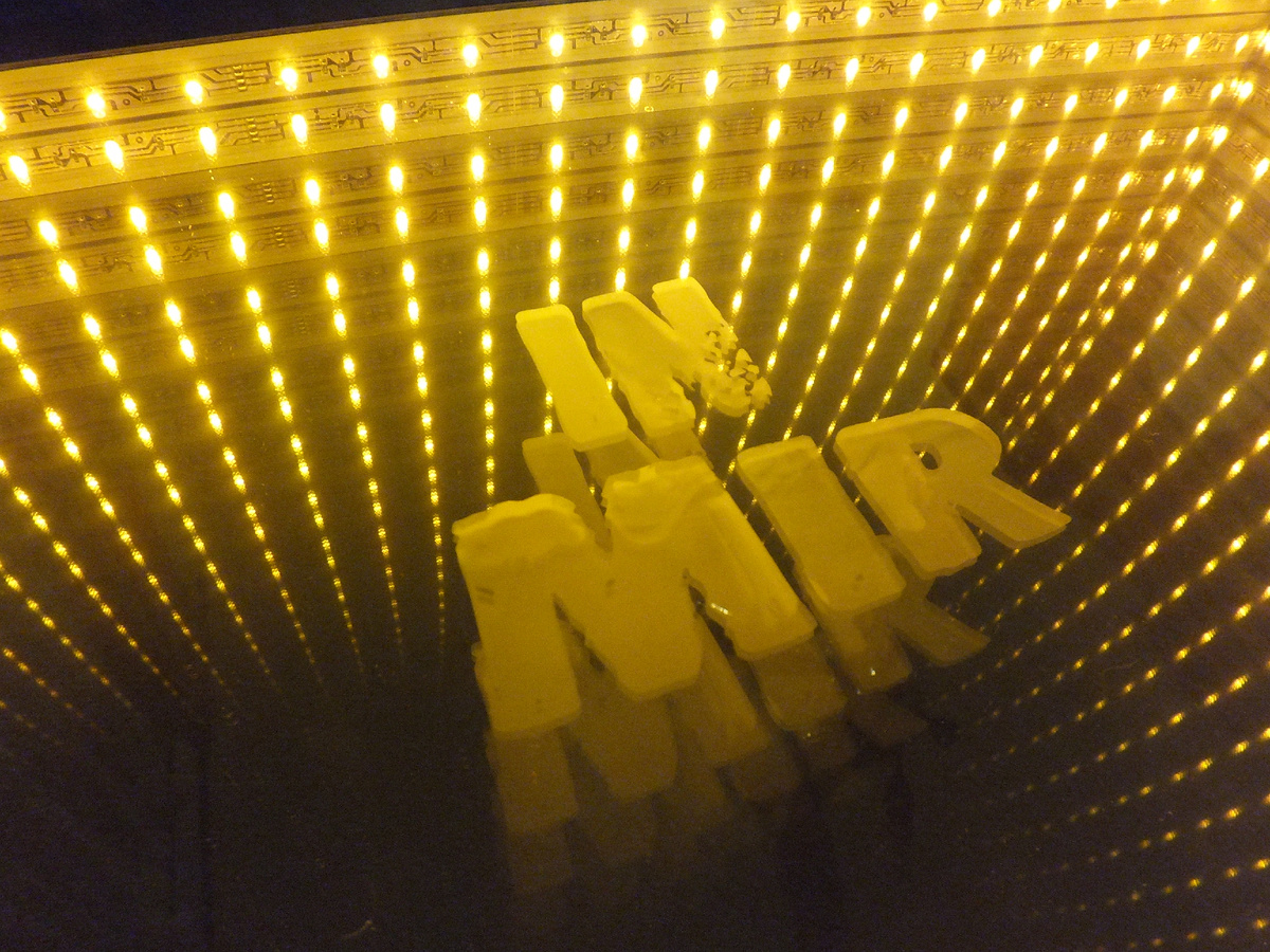 Первый логотип компании