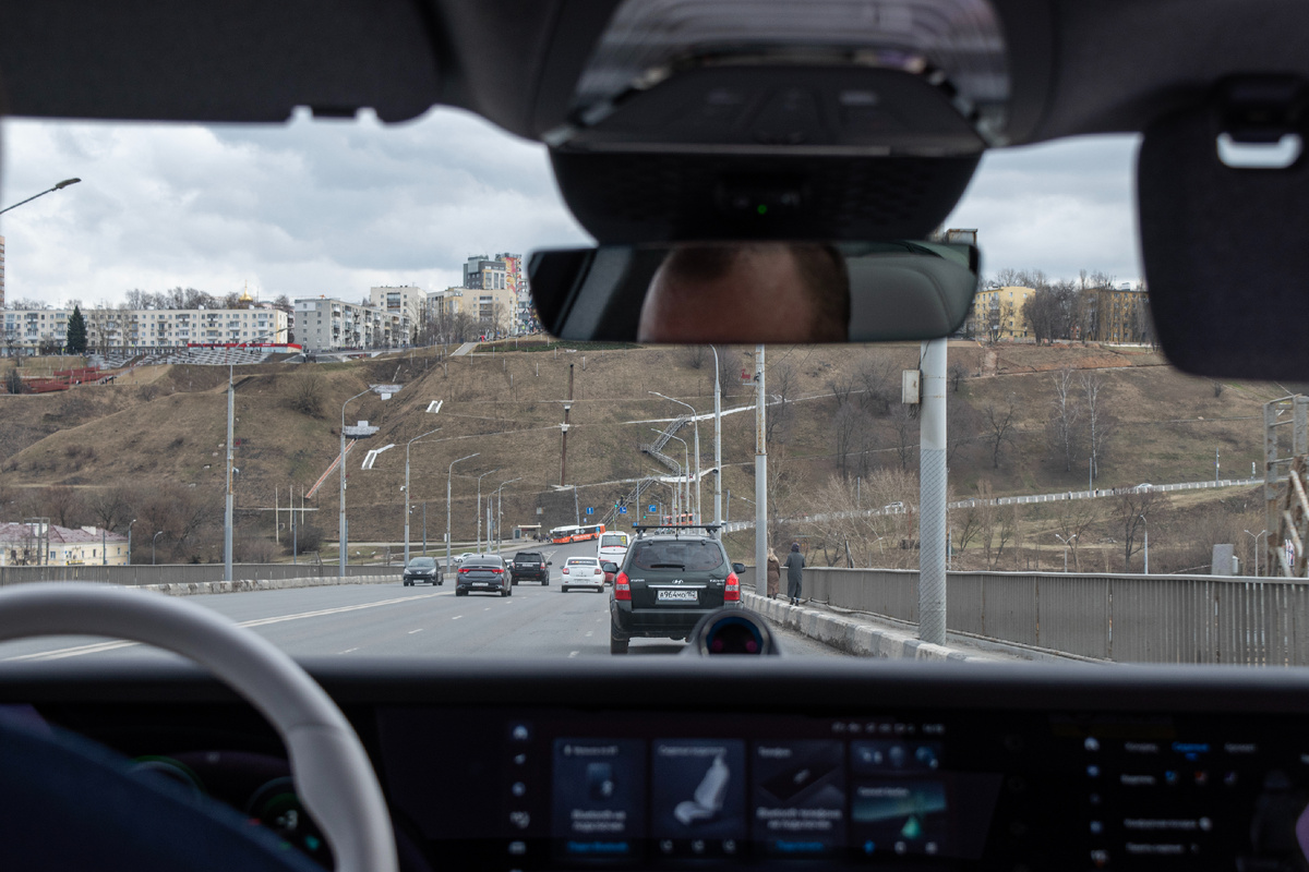 Город вполне располагает для длительной пешей прогулки и перемещению к интереснм местам исключительно пешком. Однако и перемещения на личном автомобиле не доставляют хлопот. Хотя кое-какие особенности я всё же отметил. Об этом расскажу в заключительной части.