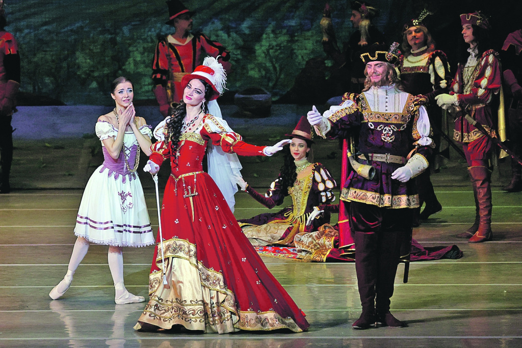 Зрители с большим удовольствием посещают постановки Большого театра Беларуси. Фото: БелТА