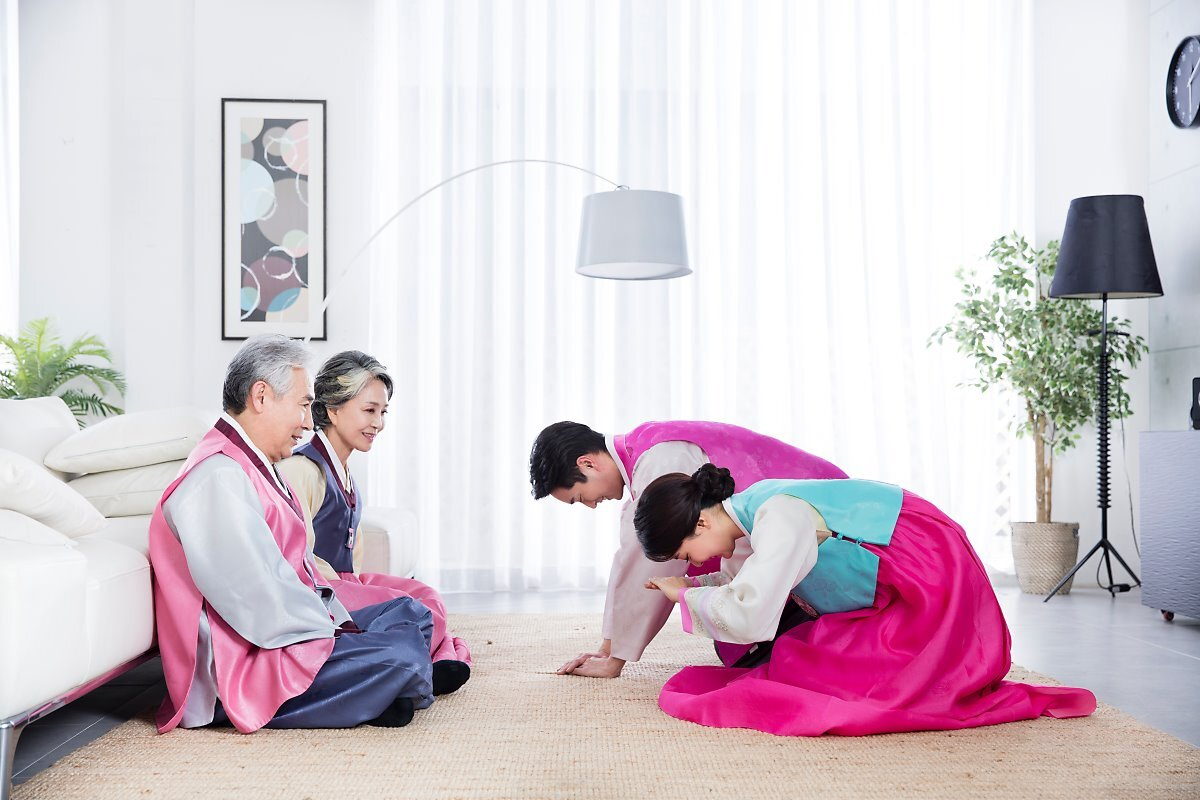 Почему корейцы кланяются