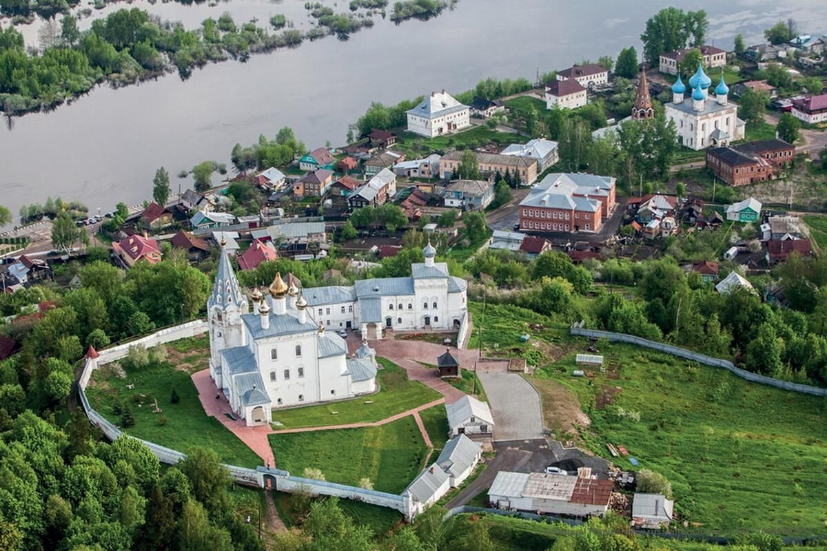 Никольский монастырь на Гребенской горе, в которой, по преданияю, и была сокрыта либерея.