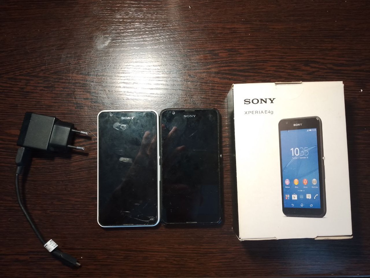 Смартфон Sony E4g Белый и черный