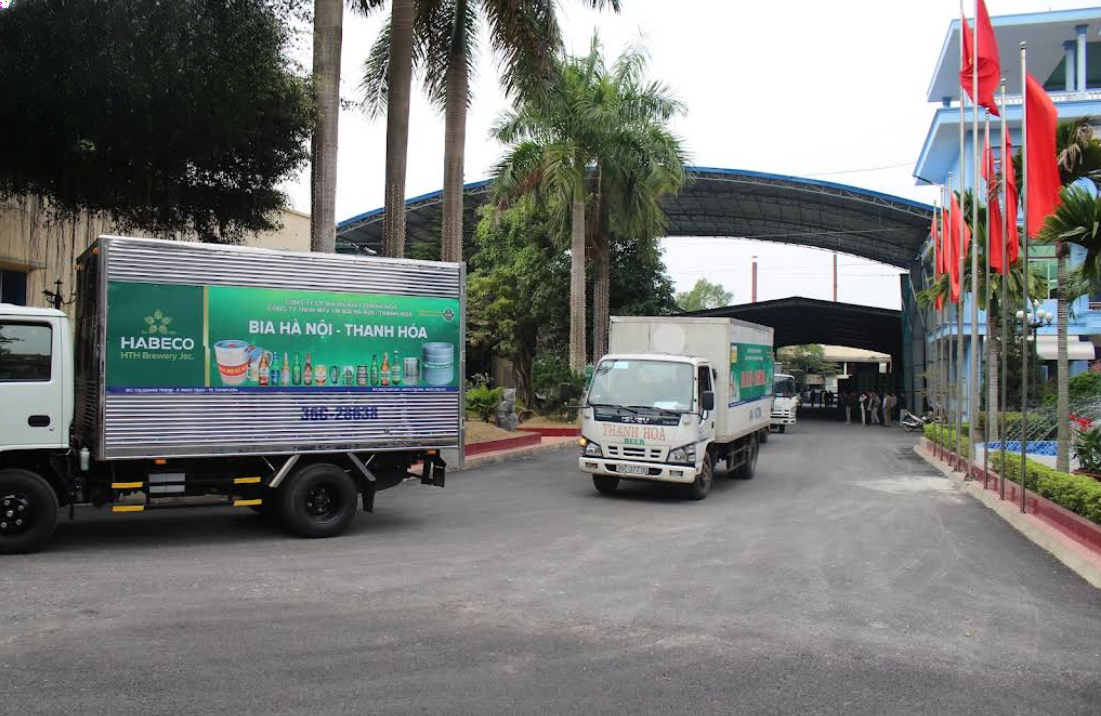 Грузовички везут пиво из Тхань Хоа в самарский Перекресток))) Фото из открытых источников