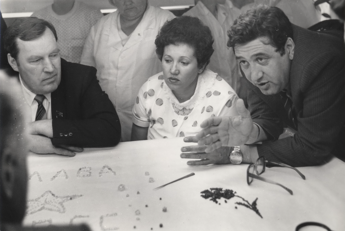 В.В. Рудаков и В.В. Пискунов в ЦОД фабрики № 12