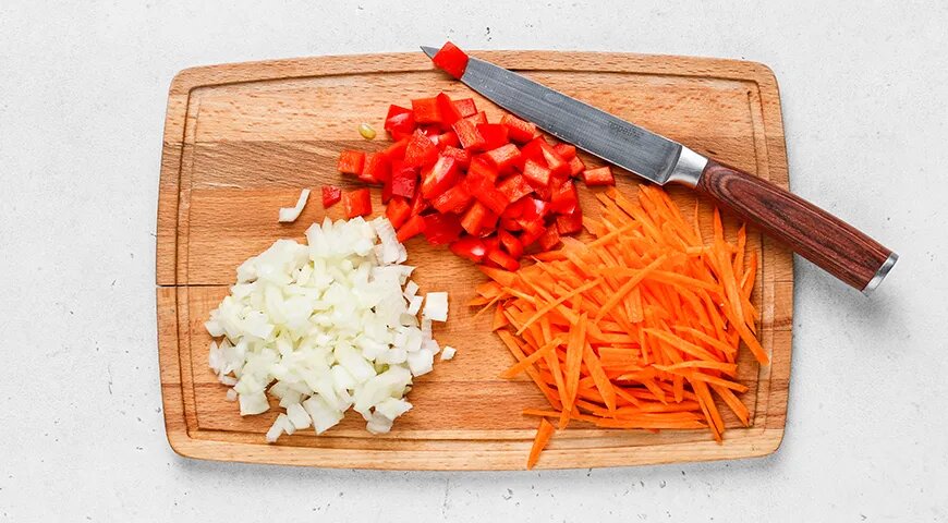   Гречка с луком и морковью на сковороде (gastronom.ru)