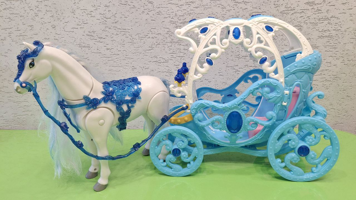 Лошадь с каретой для Барби
