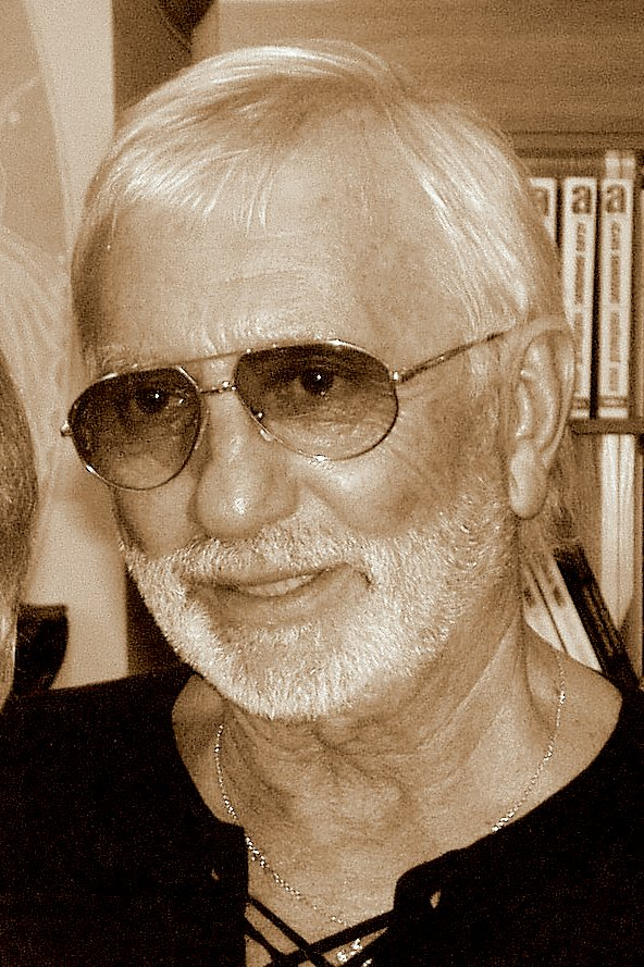 Мережко Виктор Иванович —  драматург, кинорежиссёр, актёр, писатель-прозаик, певец, телеведущий. Народный артист Российской Федерации (2014), лауреат Государственной премии СССР (1987).