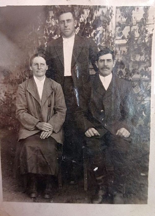 Мой прадед, Антон Каминский с женой и уже взрослым сыном, моим дедом