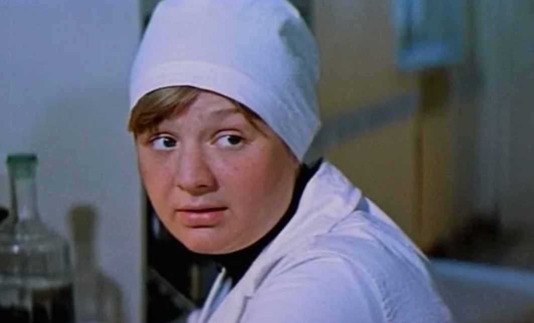 Екатерина Дурова в фильме "Школьный вальс"